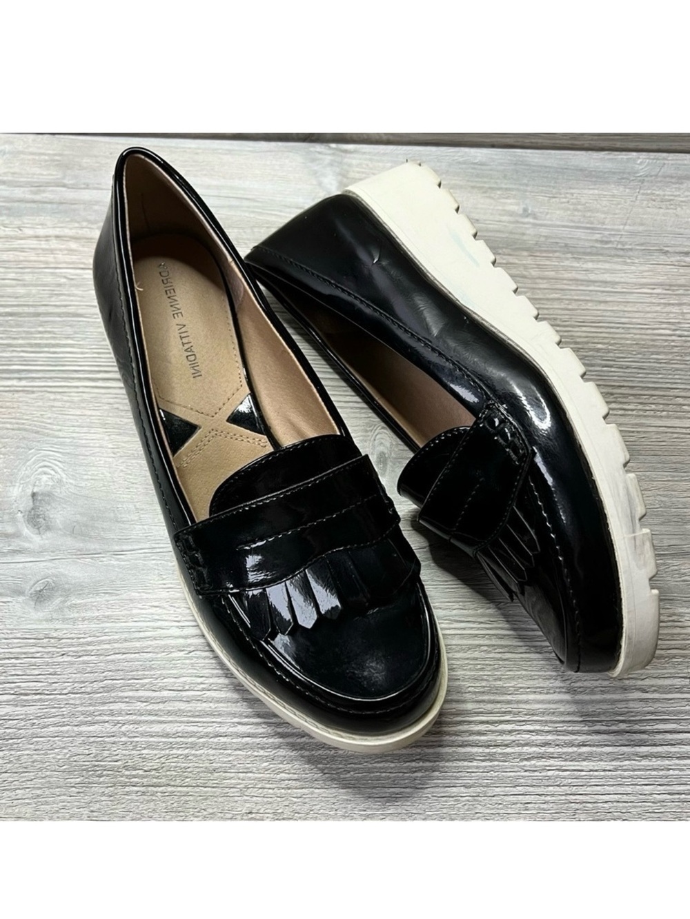 Adrienne Vittadini tumult classic black patent leather loafer size 9
